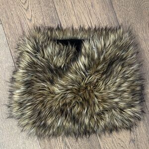 Aritzia Babaton Black and Tan Faux Fur Scarf